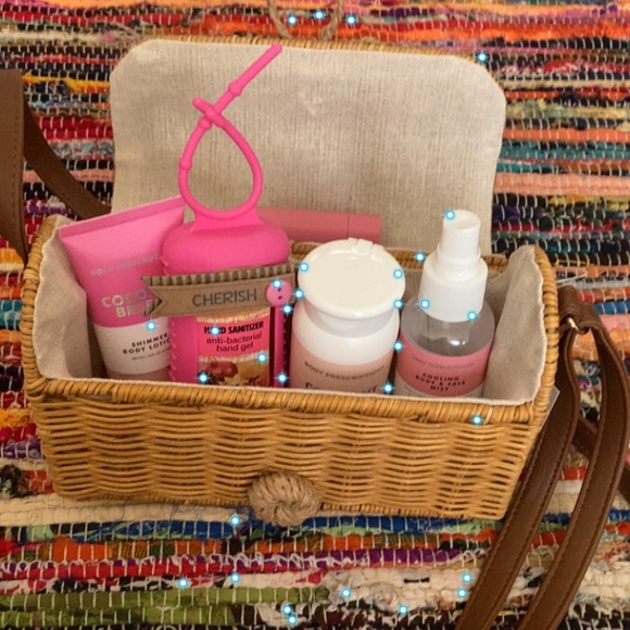 Cross Body Straw Bag - Picture 4 of 4